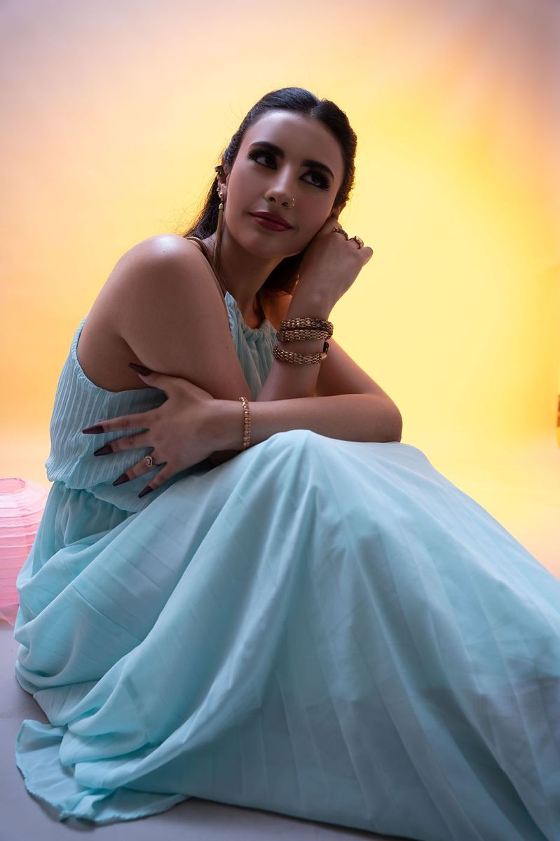 Pastel session with paper lanterns